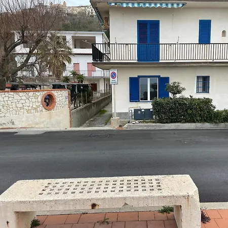 Daire La Finestra Sul Mare Casa Vacanza *